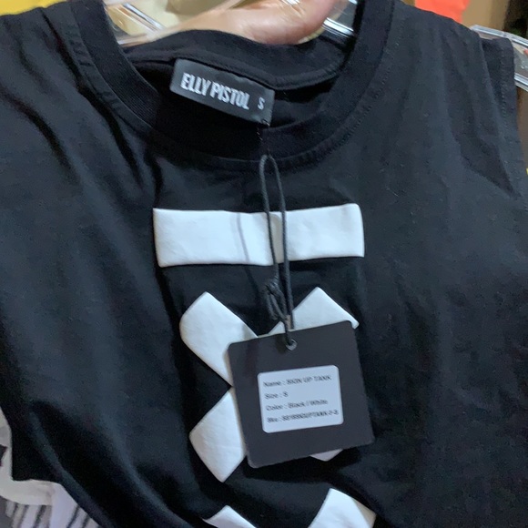 ELLY PISTOL SIGN UP TANK TOPS - Picture 6 of 8